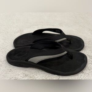 **Olukai Wehi Ohana Sandals – Women’s Size 8, Black**